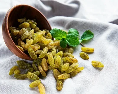 تصویر 3 از کشمش سبز لوکس با بسته‌ بندی استاندارد